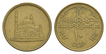 Египет 10 пиастров 1992 KM 732 латунь 4650-144