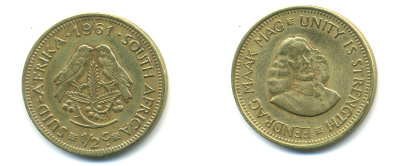 ЮАР 1/2 ЦЕНТА 1961 ЯН ВАН РИБЕК (1619-1677), ГОЛАНДСКИЙ ИССЛЕДОВАТЕЛЬ , МОРЕПЛАВАТЕЛЬ, ОСНОВАТЕЛЬ Г. КЕЙПТАУНА, ДВЕ ПТИЧКИ НА ВЕТКЕ С ЯГОДАМИ KM 56 латунь 83-122