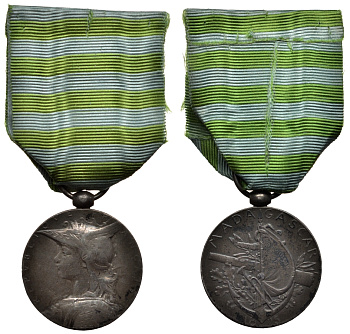 Франция медаль 1896 за операции на Мадагаскаре, вторая экспедиция 1894-1895 годов, без планки  серебро    00-812-50