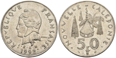 Французская Новая Каледония 50 франков 1992 хижина среди сосен и пальм, (IEOM) KM 13, Schoen 15, Lec 121 никель 4123-325