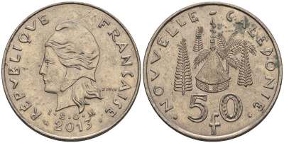 Французская Новая Каледония 50 франков 2013 хижина среди сосен и пальм, (IEOM) KM 13a, Schoen 15a, Lec 128i медно-никель 4111-1043