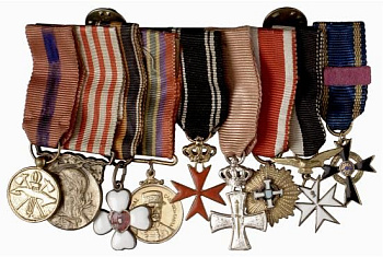 Пряжка миниатюр с 9 миниатюрами наградами, включая орден Русской эмиграции 2-5-2-30