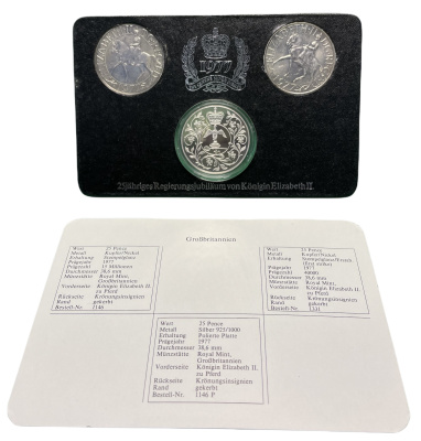 Великобритания набор из 3 монет по 25 пенсов 1977 25 лет со дня коронации Елизаветы, Елизавета II (1952-2022) KM 894 и 920a, Spink 4136 и 4227 медно-никель, серебро PROOF, UNC, UNC 7-5-1-14