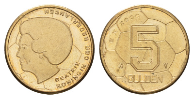 Нидерланды 5 гульденов 2000 Беатрикс (1980-2013), чемпионат мира по футболу 2000 года в Нидерландах KM 231 никель плакированный латунью 4681-813