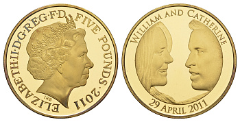 Великобритания 5 фунтов 2011 Елизавета II (1952-2022), королевская свадьба принца Уильяма и Кэтрин (Кейт) Миддлтон, в оригинальной коробке KM 1203b, Spink L22 позолота, серебро PROOF 8-2-04-17