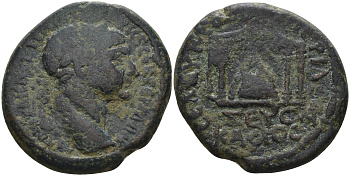 Римская Империя, Провинция Сирия, Селевкия Пиерия AE 114 - 117 Траян, голова императора / священный камень Зевса Кассиуса внутри храма (RR), 13,57 гр, 26 мм BMC 39; Butcher 55; cf. SNG Cop 403 бронза 1100-4-35