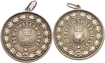 ГОГЕНЦОЛЕРН МЕДАЛЬ 1842 ЗА ЗАСЛУГИ, 1 ЯНВАРЯ 1842 ГОДА, ДИАМЕТР 32,5 ММ., С КОЛЬЦОМ ДЛЯ НОШЕНИЯ серебро 1068-5-14