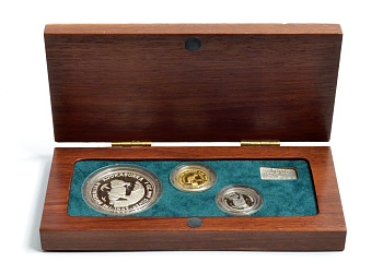 Австралия набор из 3 монет 1 доллар, 25 долларов, 25 долларов 1992 животные Австралии, тираж 750 экз № 0431 серебро, золото, платина 4-3-5-28