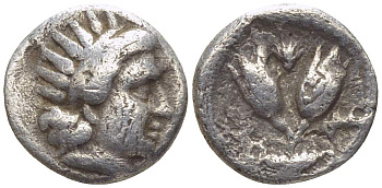 Кария, о-в Родос диобол 275-250 гг. до н.э. голова Гелиоса в профиль/два розовых бутона, 0,89 гр BMC 65-6 серебро 1073-11-94