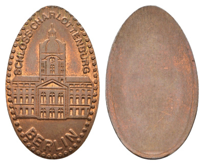 Германия музейный медальон из Замка Шарлоттенбург в Берлине размер 33x20 мм, вес 2,92 гр медь 210-215