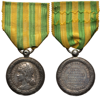 Франция медаль 1883-1885 за операцию в Тонкине, вариант реверса для моряков и морской пехоты, диаметр 30 мм.  серебро  00-812-38