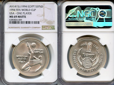 Египет 5 фунтов 1994 15 Чемпионат мира по футболу в США, удар через себя, в слабе NGC MS 69 MATTE KM 738 серебро  UNC  15-011-06