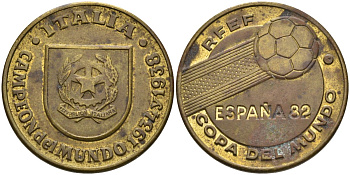 Испания спортивный жетон ND чемпионат мира по футболу Испания 82, сборная Италии чемпион 1934 и 1938 года, диаметр 24 мм. латунь 4584-913