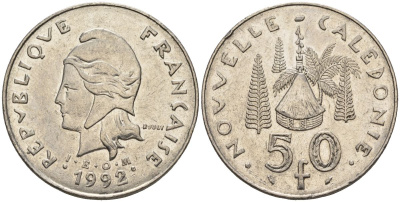 Французская Новая Каледония 50 франков 1992 хижина среди сосен и пальм, (IEOM) KM 13, Schoen 15, Lec 121 никель 4123-315
