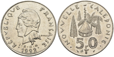Французская Новая Каледония 50 франков 1992 хижина среди сосен и пальм, (IEOM) KM 13, Schoen 15, Lec 121 никель 4123-316