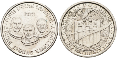 США жетон 1972 APPOLO 16, ПЯТАЯ ЛУННАЯ ЭКСПЕДИЦИЯ, C.DUKE, J.YOUNG, T.MATTINGLY, диаметр 26 мм. белый металл 111-713