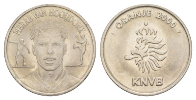 Нидерланды медаль футболисты сборной Голландии на Евро (чемпионате Европы по футболу) 2000 - Пьер Ван Хойдонк 2000 диаметр 27 мм, вес 8,2 гр медно-никель 4175-446