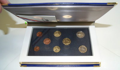 Франция евронабор из 8 монет 2000 в оригинальной упаковке монетного двора PROOF 1-4-6-02
