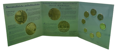 Финляндия набор из трех евронаборов по 8 монет в каждом 1999, 2000, 2001 официальный набор в оригинальном буклете  биметалл  UNC  5-6-1-14