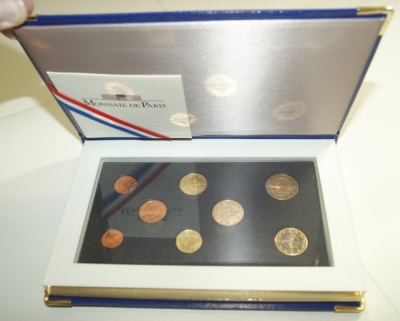 Франция евронабор из 8 монет 2001 в оригинальной упаковке монетного двора PROOF 1-4-6-03