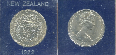 Новая Зеландия 1 доллар 1972 герб Новой Зеландии, Елизавета II (1952-2022), в оригинальной пластиковой упаковке KM 38.2 медно-никель UNC 06-059-3