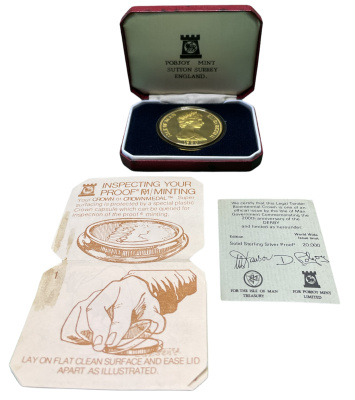 Остров Мэн 1 крона 1980 200 лет дерби, ипподромные скачки, в оригинальной коробке, с сертификатом KM 63а серебро PROOF 3-4-4-20