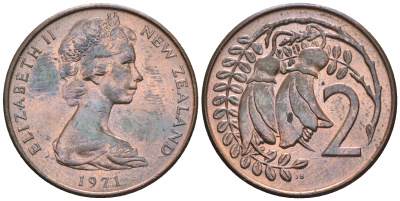 Новая Зеландия 2 цента 1971 Елизавета II (1952-2022), два цветка каухаи KM 32.1 бронза  UNC  4176-657
