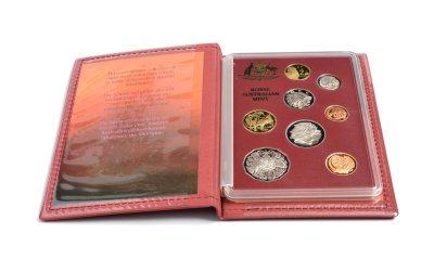 Австралия набор из 8 монет 1989 в оригинальной пластиковой упаковке, с сертификатом KM PS61 PROOF 2-6-3-38