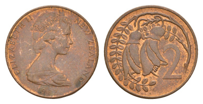Новая Зеландия 2 цента 1982 Елизавета II (1952-2022), два цветка кохаи KM 32.1 бронза 4178-321