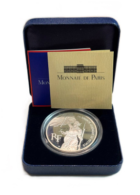 Франция 100 франков 1993 200 лет Лувра, Свобода, Делакруа, в оригинальной коробке, сертификат KM 1018.2 серебро  PROOF  1-6-4-53
