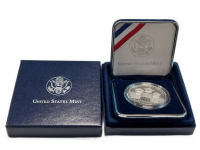 США 1 доллар 2011 P, Медаль Почёта, в оригинальной упаковке, с сертификатом KM 504 серебро PROOF 8-2-05-15