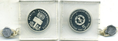 ГДР 5 марок 1987 A, 750 лет Берлину, Александерплац, тираж 4200 экз., в оригинальной упаковке, с пломбой KM 116 медь цинк никель PROOF 5-3-1-12