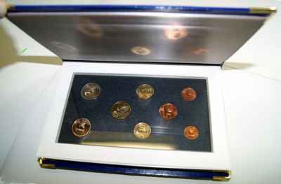 Франция евронабор из 8 монет 2002 в оригинальной упаковке монетного двора PROOF 5-4-6-15
