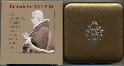 Ватикан 10 евро 2011 Бенедикт XVI, 60 лет рукоположения, в оригинальной коробке, с сертификатом KM 428 серебро  PROOF  7-1-32