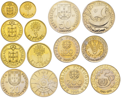 Португалия годовой набор из 7 монет (1, 5, 10, 20, 50, 100 и 200 эскудо) 1995 тираж 20.000 экземпляров, 50 лет продовольственной программе ФАО и ООН KM 631, 632, 633, 634, 636, 678 и 679 BU 4179-1322-1326