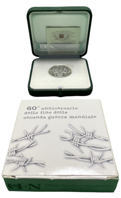 Ватикан 5 евро и 10 евро 2005 60 лет мира и свободы в Европе серебро PROOF 7-5-4-09