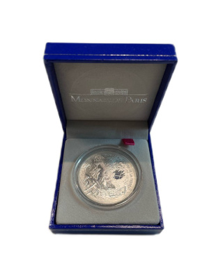 Франция 1 1/2 евро 2006 Жюль Верн, путешествие к центру Земли, в оригинальной коробке KM 2064 серебро  PROOF  3-4-11-19