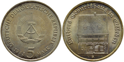 ГДР 5 марок 1983 А, Мартин Лютер, дом рождения в Айслебене KM 90, J. 1590 медно-никель aUNC 3897-1113