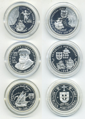 ПОРТУГАЛИЯ НЕПОЛНЫЙ НАБОР ИЗ 3 МОНЕТ ПО 200 ЭСКУДО 1998 СЕРИЯ IX, ВАСКО ДЕ ГАММА И ПУТЬ В ИНДИЮ, В ОРИГИНАЛЬНОЙ КОРОБКЕ, С СЕРТИФИКАТОМ KM 709а, 710а, 711а серебро PROOF 5-1-9