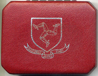 Остров Мэн 1 крона 1978 25 лет коронации королевы Елизаветы II, соколы, в оригинальной коробке, с сертификатом KM 43а серебро PROOF 3-4-4-19