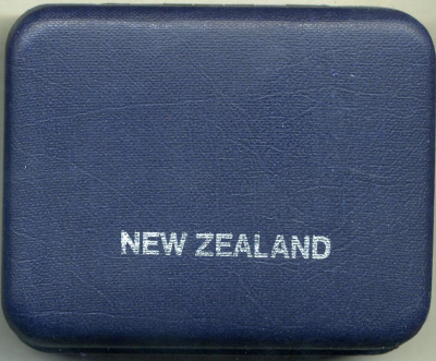 Новая Зеландия 1 доллар 1979 герб Новой Зеландии, Елизавета II (1952-2022), в оригинальной коробке KM 48а серебро PROOF 7-5-5-24